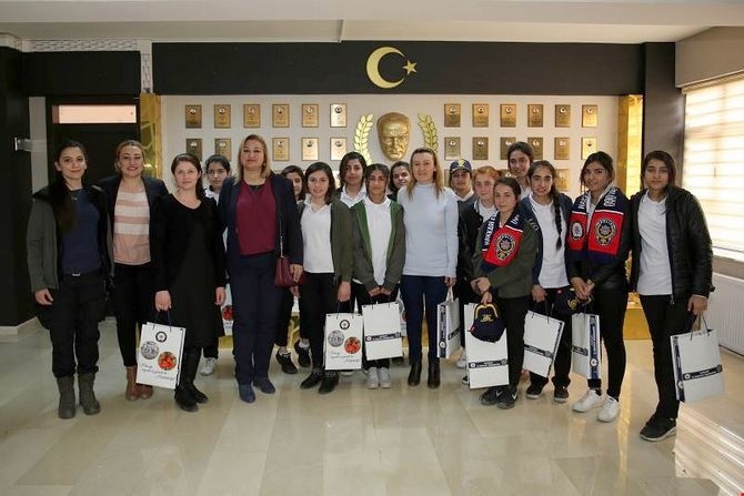 Vali eşi hayallerini gerçekleştirdi galerisi resim 2