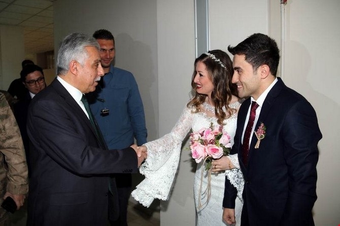 Vali Toprak nikah şahitliği yaptı galerisi resim 1