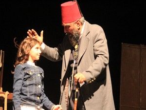 "Usta" isimli tiyatro oyunu Hakkari'de sergilendi