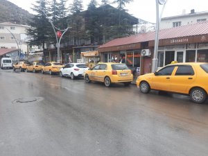 Çukurca'da ilk taksi durağı hizmete açıldı