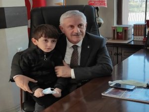 4 Yaşındaki Akdoğan Kuran-ı Kerim’i Hatim Etti