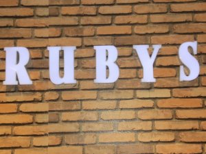 Hakkari’de “RUBYS” Giyim Mağazası Açıldı