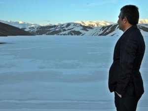 Dilimli Barajı'ndaki buzlar çözülmedi