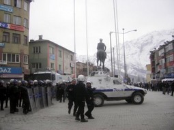 YÜRÜYÜŞ SONRASI OLAYLAR ÇIKTI