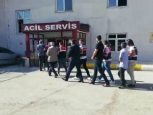 Yüksekova'da 8 kişi gözaltına alındı