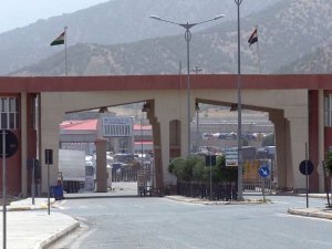İran sınır kapılarını turistlere kapattı