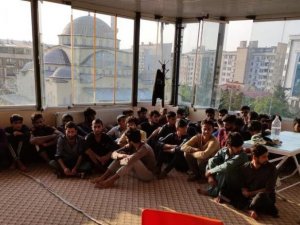 Bir bir otelde 26 düzensiz göçmen yakalandı