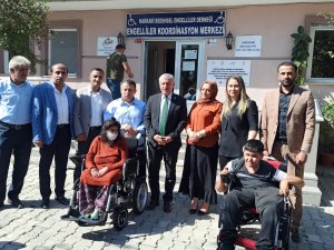 Ak Partili Başkan Özbek engellileri sevindirdi