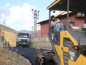 Okullar bölgesinde asfalt çalışması başlatıldı