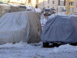 Yüksekova’da dondurucu soğuklar