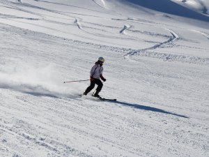 Vali Akbıyık, 40 bin çocuğa kayak eğitimi verdik