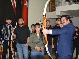 Vali Yardımcısı Kasımoğlu kursiyerleri ziyaret etti