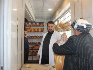 Hakkari'de askıda ekmek kampanyası