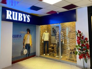 RUBYS jeans Hakkari mağazasında yılın ilk kampanyası