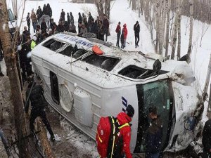 Hakkari-Van karayolunda feci kaza: Çok sayıda yaralı var