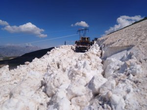 Hakkari'de Haziran ayında karla mücadele