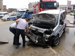 Yüksekova'da Trafik kazası: 3 yaralı