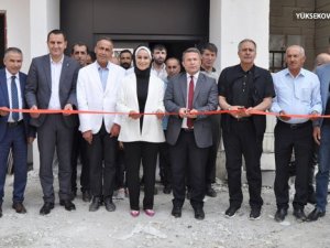 Yüksekova'da 'Peradent' diş kliniği açıldı