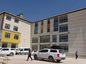 Yüksekova’da okullar yenileniyor