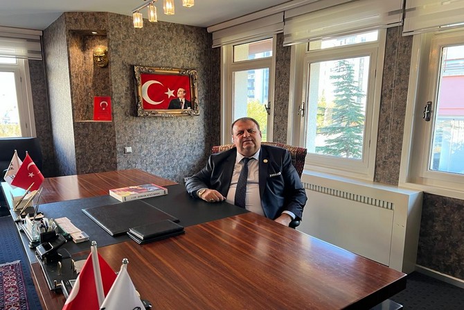 İş İnsanı Karahanlı'dan 8 Mart mesajı