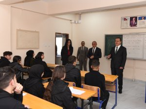 Vali Akbıyık'tan Anadolu Lisesi'ne ziyaret