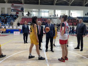Hakkari'de Basketbol Hakem kursu açıldı