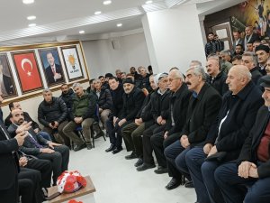 Yüksekovalı vatandaşlardan Ak Parti'ye ziyaret