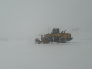 Hakkari'de 39 yerleşim yeri ulaşıma kapandı