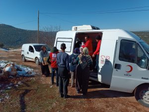 Hakkari Kızılay ekibi deprem bölgesinde