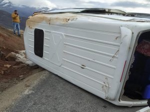 Hakkari'de öğrenci kaza yaptı: 4 yaralı