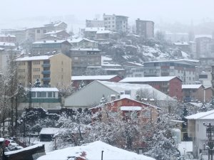 Hakkari’de Mart ayında kar sürprizi