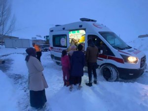 Mahsur kalan hamile kadın hastaneye ulaştırıldı