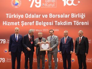 Hisarciklioğlu'ndan Taş'a Hizmet Şeref Belgesi