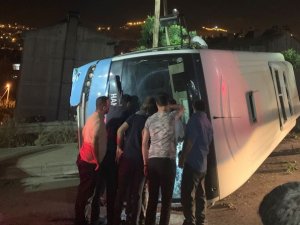 Hakkari'de toplu taşıma aracı kaza yaptı