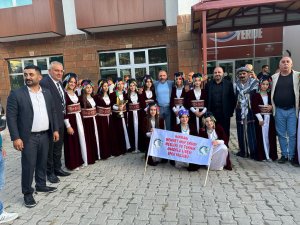 Hakkari halk oyunları ekibi bölge birincisi oldu