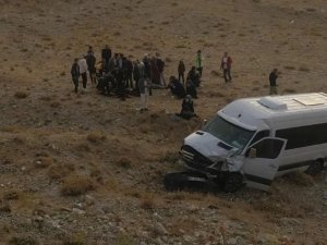 Hakkari-Van karayolunda kaza: 6 yaralı