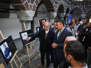 Hakkari'de "Üç Kuşak Hakkari" fotoğraf sergisi açıldı"