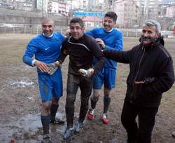 ÇAMURLU SAHADA FUTBOL MAÇI