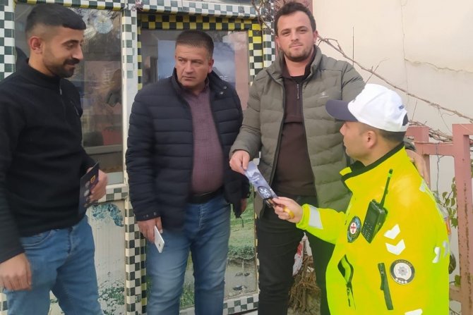 Hakkari emniyetinden kış lastiği uygulaması