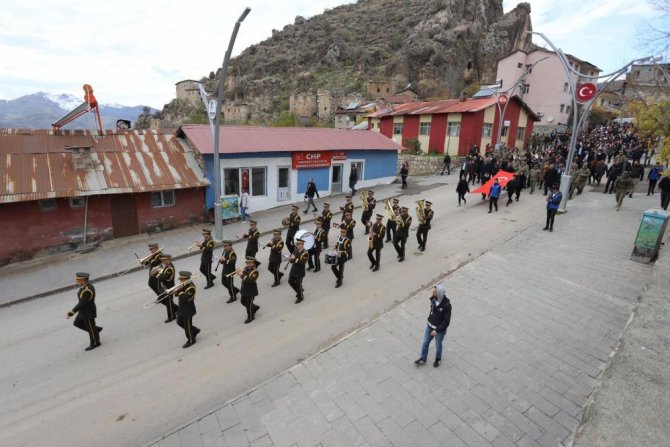 Sınırda bando konseri