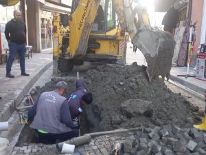 Belediye ekibi 11 su arızasına müdahale etti