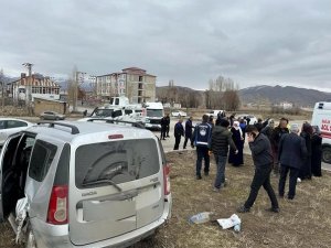 Yüksekova'da Trafik kazası 1 ölü, 2 yaralı