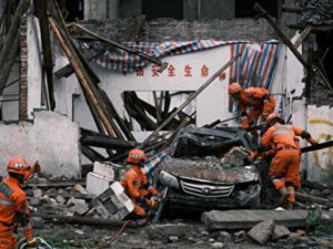 Çin'de 6,2 büyüklüğünde deprem! 111 ölü