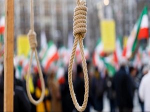 İran'da 5 soyguncu idam edildi