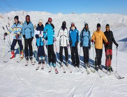 Hakkarili öğrencilere kayak eğitimi