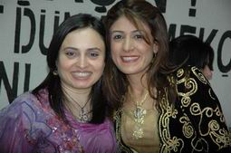 HAKKARİLİ KADINLAR DOYASIYA EĞLENDİ