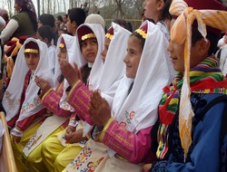 Sınır köyünde renkli 23 nisan kutlamaları