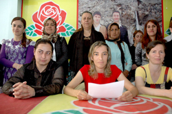 KADINA YÖNELİK ŞİDDETİ KINIYORUZ
