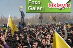 VAN`DAKİ NEVRUZ COŞKUSU SONE ERDİ