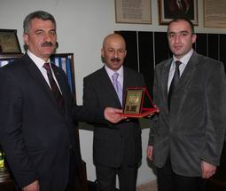THK`DAN ÖZDEMİR`E TEŞEKKÜR PLAKETİ